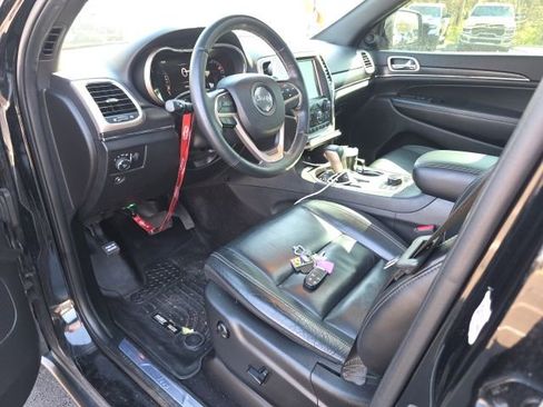 Used 2017 Jeep Grand Cherokee Limited image 14