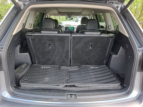Used 2024 Volkswagen Atlas SEL Premium R-Line AWD/4WD image 32