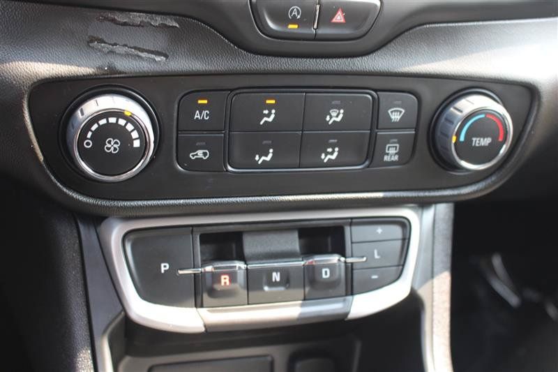 Used 2022 GMC Terrain SLE FWD image 15