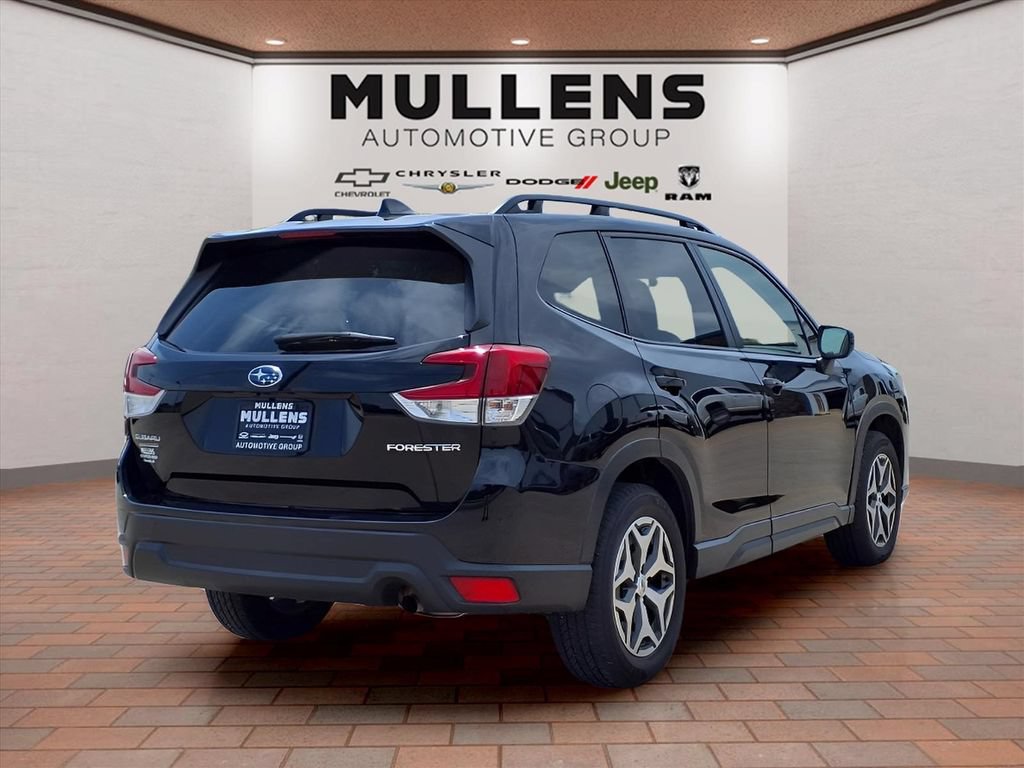 Used 2023 Subaru Forester Premium AWD/4WD image 5