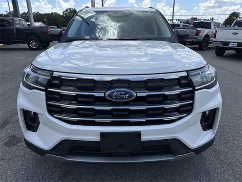 New 2025 Ford Explorer Active w/ Active Comfort Package image 2