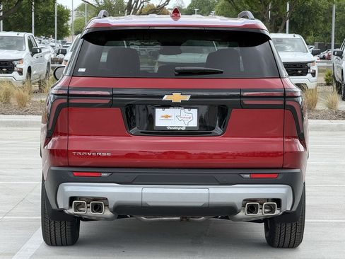 New 2026 Chevrolet Traverse LT image 5