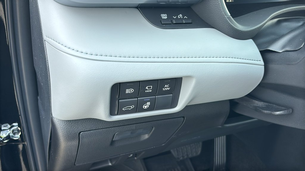 New 2026 Toyota Highlander Platinum AWD/4WD image 13