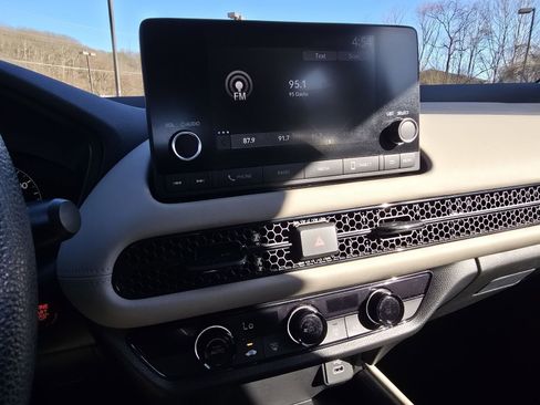 Used 2023 Honda HR-V LX image 22