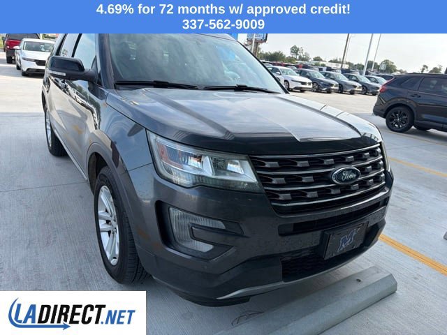 Used 2017 Ford Explorer XLT w/ Equipment Group 202A FWD image 3