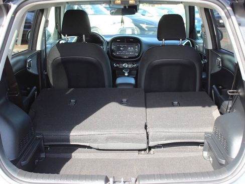 Used 2025 Kia Soul LX w/ LX Technology Package FWD image 14