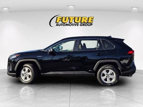 Certified 2021 Toyota RAV4 LE AWD/4WD image 9