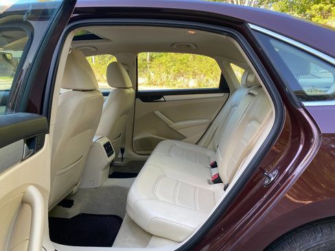 Used 2013 Volkswagen Passat 2.5 SE FWD image 40