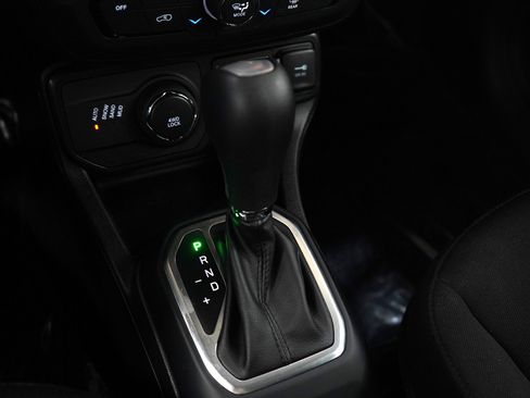 Used 2021 Jeep Renegade Sport image 23