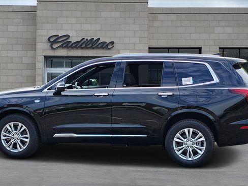 New 2025 Cadillac XT6 Luxury image 5