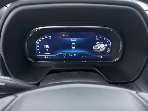 Used 2024 Chevrolet Suburban Z71 w/ Luxury Package image 23