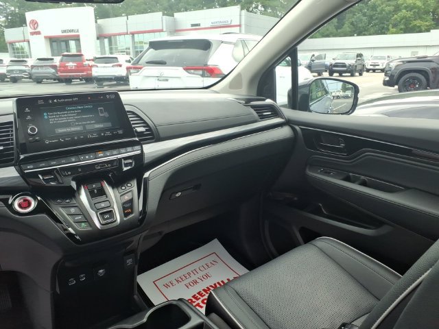 Used 2025 Honda Odyssey Elite image 11