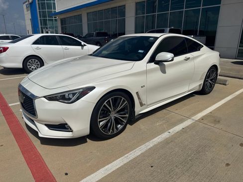 Used 2019 INFINITI Q60 3.0t Luxe w/ Essential Package RWD image 1