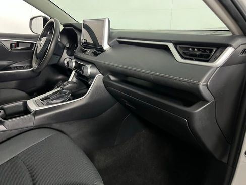 Used 2024 Toyota RAV4 LE image 29