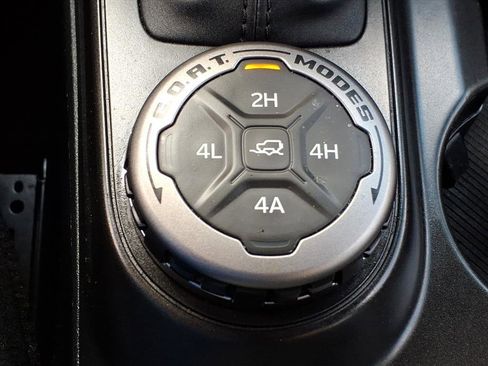 Used 2023 Ford Bronco Big Bend w/ Sasquatch Package image 20