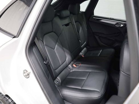 Certified 2025 Porsche Macan image 37