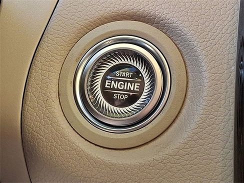 Used 2022 Mercedes-Benz GLC 300 4MATIC image 25