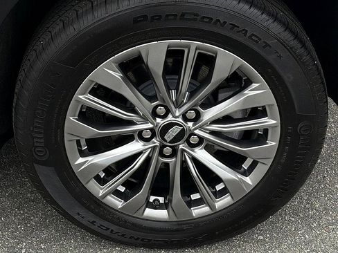 Used 2025 Cadillac XT4 Premium Luxury w/ Technology Package image 6