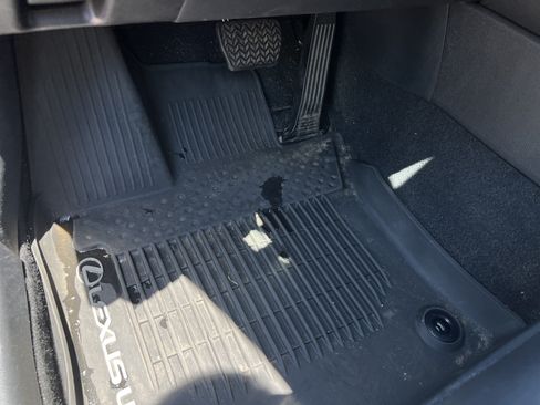 Used 2024 Lexus UX 250h FWD image 17