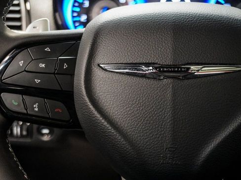 Used 2023 Chrysler 300 S image 17