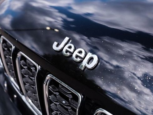 Used 2021 Jeep Grand Cherokee L Limited AWD/4WD image 16