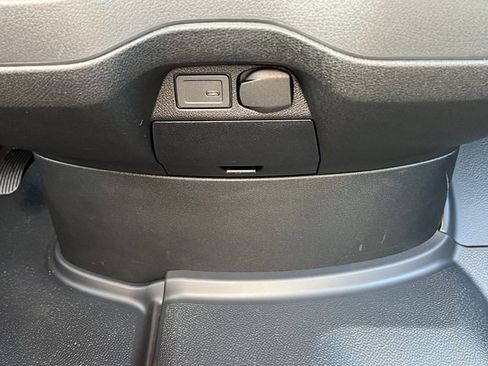 Used 2024 Mercedes-Benz Sprinter 2500 image 27