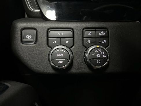 Certified 2026 GMC Sierra 1500 SLT AWD/4WD image 18