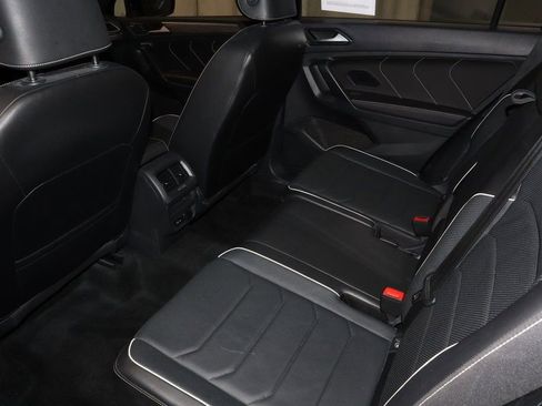 Used 2024 Volkswagen Tiguan SEL R-Line image 21