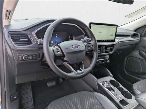 New 2025 Ford Escape SE image 3