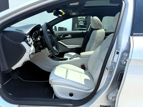 Used 2019 Mercedes-Benz GLA 250 4MATIC image 15