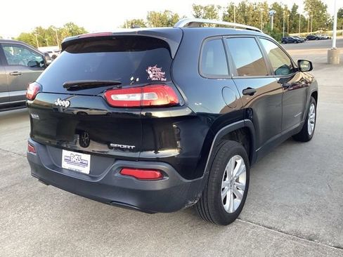 Used 2015 Jeep Cherokee Sport FWD image 11