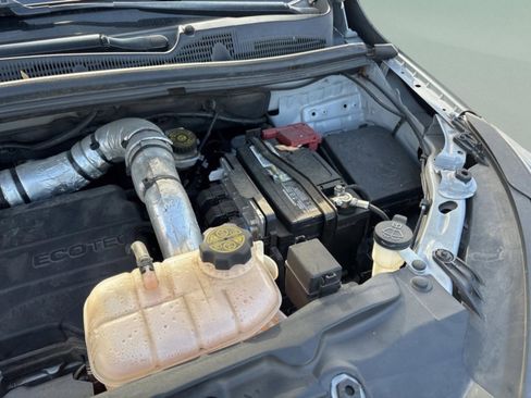 Used 2021 Buick Encore Preferred image 48