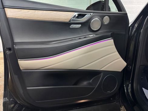 Used 2023 Genesis GV80 2.5T w/ Prestige 20" Package image 13