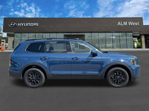 Used 2025 Kia Telluride AWD image 4