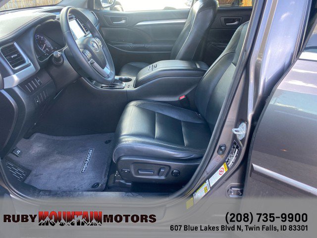 Used 2016 Toyota Highlander XLE w/ Protection Package #3 AWD/4WD image 13