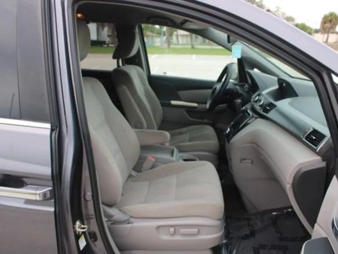 Used 2016 Honda Odyssey SE image 28