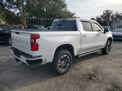 Used 2022 Chevrolet Silverado 1500 High Country w/ Technology Package image 4