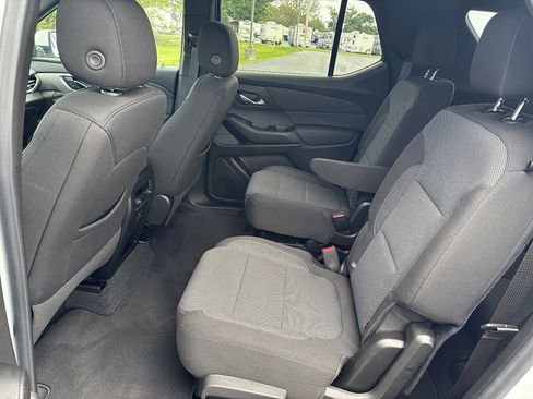 Used 2023 Chevrolet Traverse LT AWD/4WD image 5