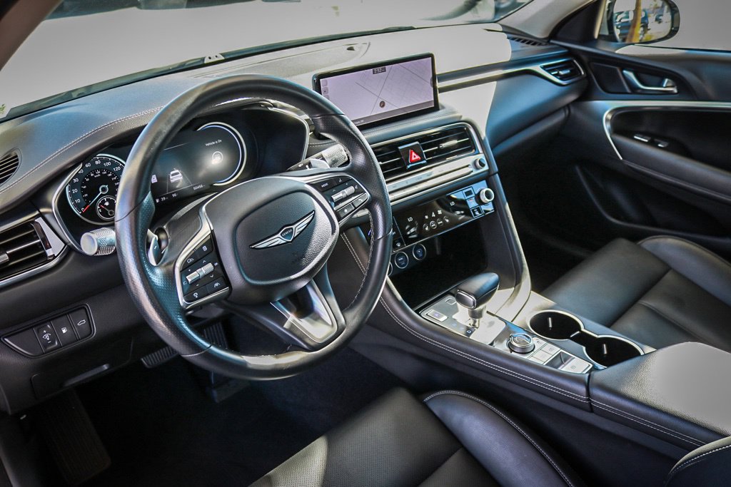 Used 2025 Genesis G70 2.5T RWD image 8