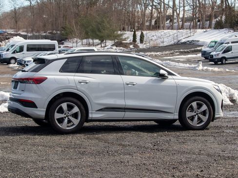 Used 2024 Audi Q4 e-tron Premium image 8