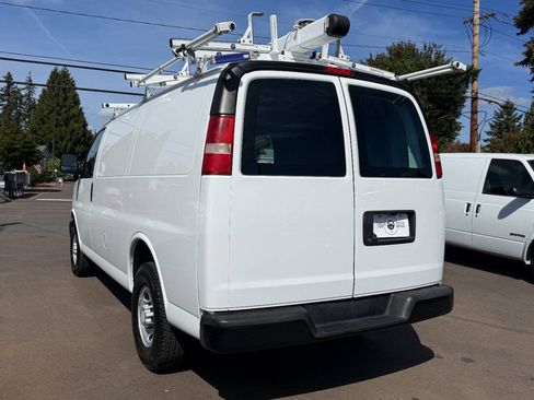 Used 2016 Chevrolet Express 2500 RWD image 5