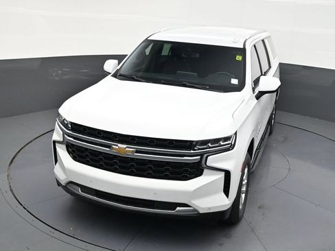 Used 2022 Chevrolet Suburban LS image 19