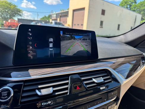 Used 2017 BMW 530i xDrive image 22