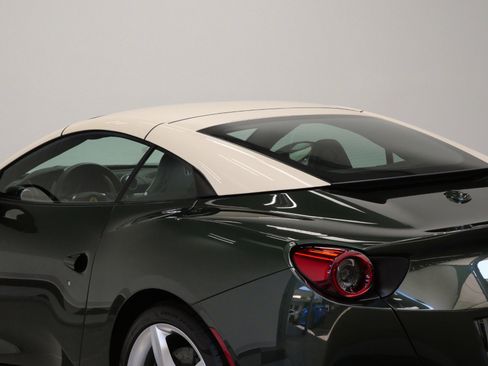 Used 2019 Ferrari Portofino RWD image 56
