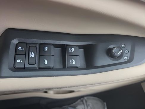 Used 2023 Jeep Grand Cherokee Limited image 23