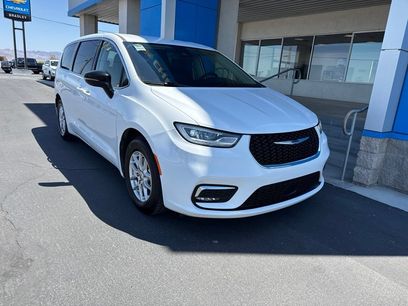 Used 2024 Chrysler Pacifica Touring-L