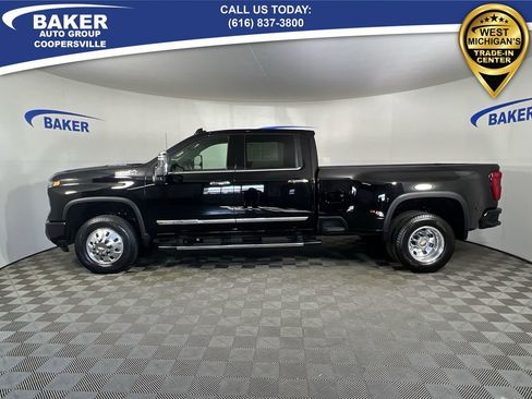 Used 2025 Chevrolet Silverado 3500 High Country w/ Technology Package image 6