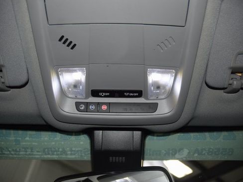 Used 2022 Chevrolet Equinox LT AWD/4WD image 49