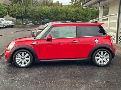 Used 2013 MINI Cooper S w/ Mini Connected Pkg image 4