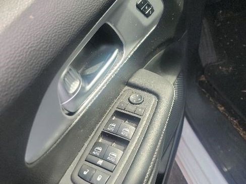 Used 2023 Chrysler Pacifica Touring-L w/ Uconnect Theater Family Group FWD image 13